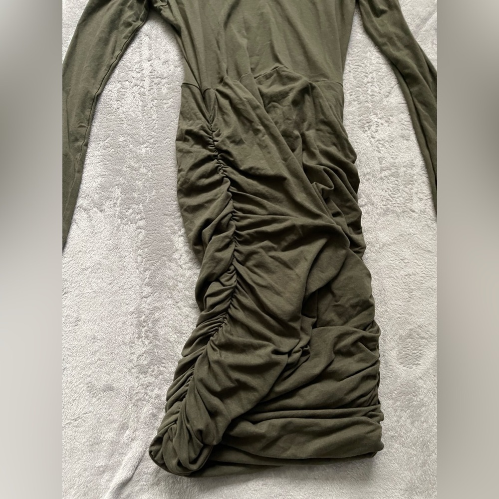 Express Ruched Midi Dress - Picture 3 of 3